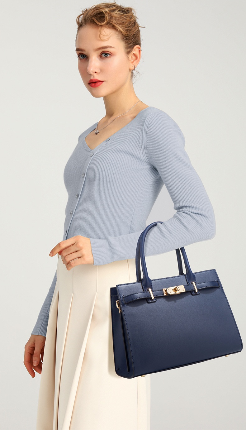 2025 New Atmospheric Crossbody Handbag with Silk Scarf And Classic Satchel Style